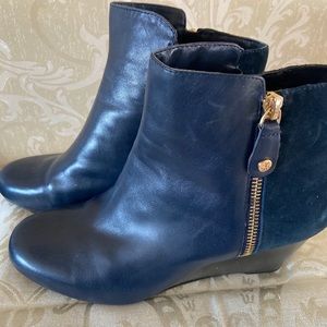 Pair of boots